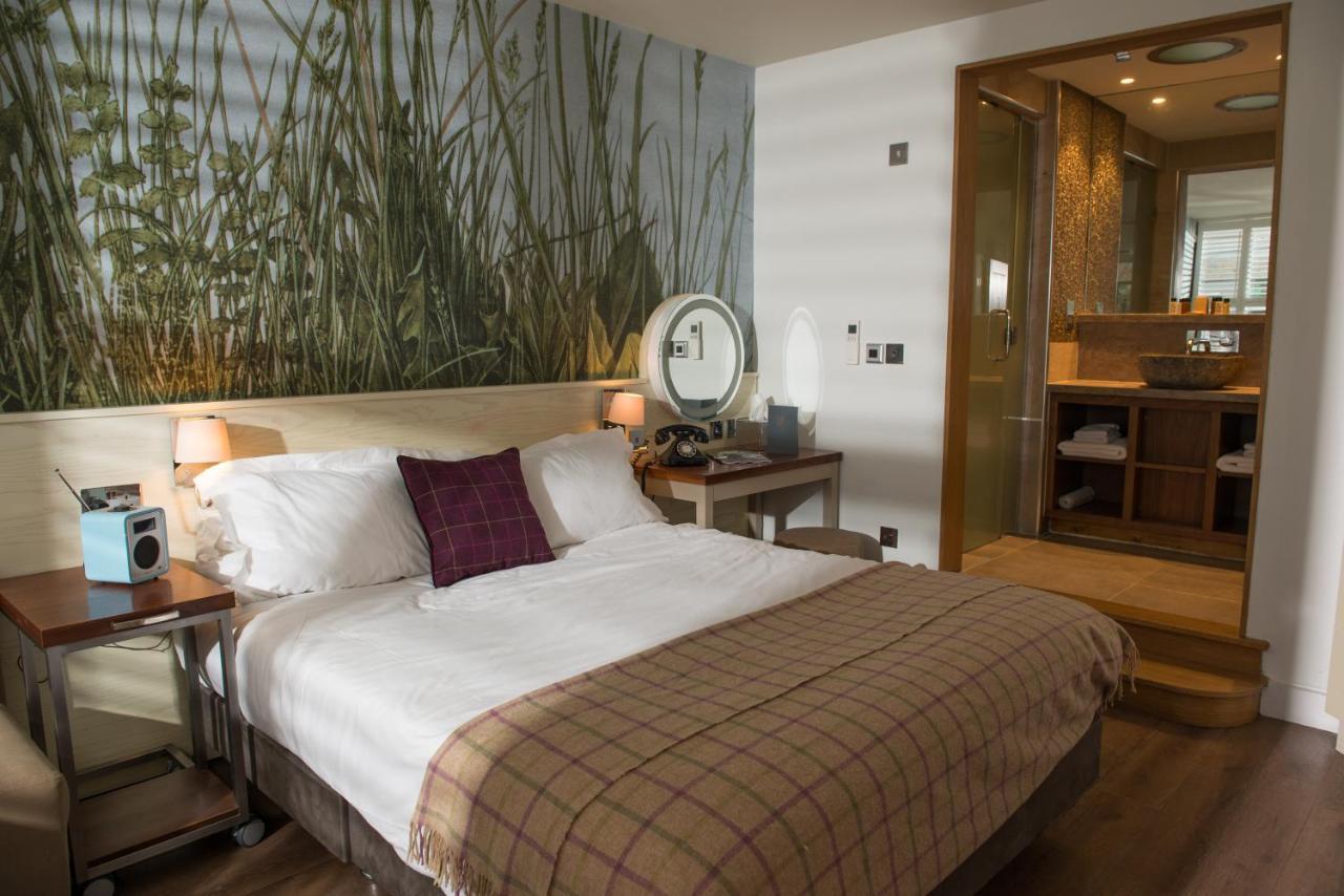 Judge'S Lodging Йорк Экстерьер фото A bedroom at The River Lee Hotel